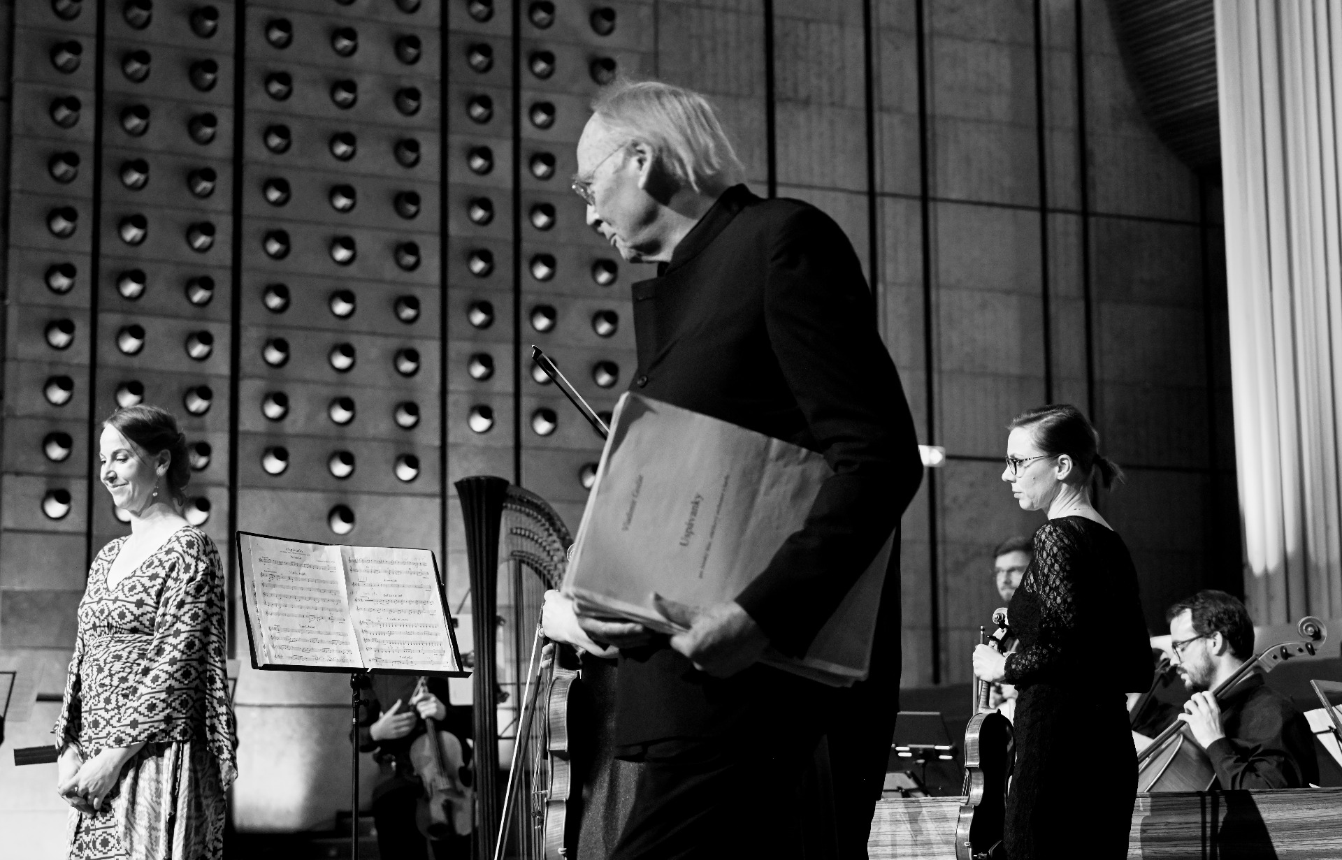 Speváčka Eva Šušková a dirigent Andrew Parrott, Uspávanky. Foto: Jarmila Uhlíková